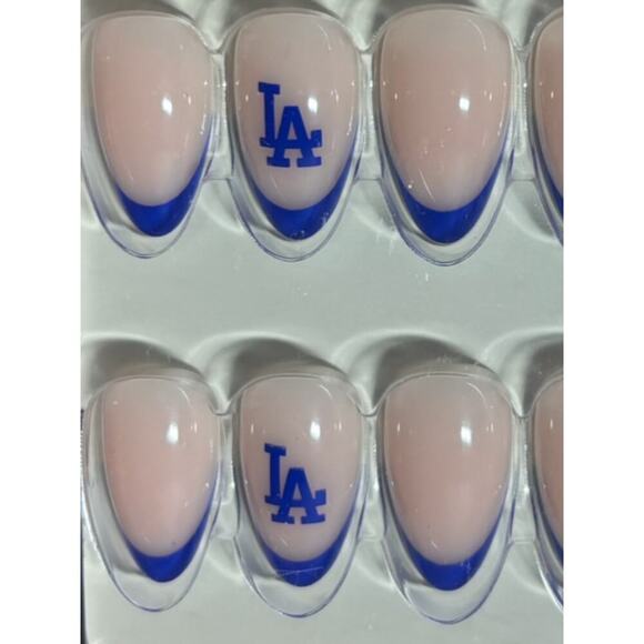 Glamnetic x MLB Los Angeles Dodgers Press-On Nails | NIB - Picture 2 of 5